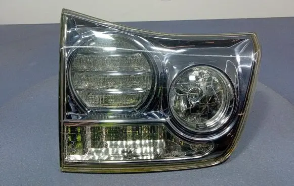 Cadillac SRX Rear/tail lights KOITO4865