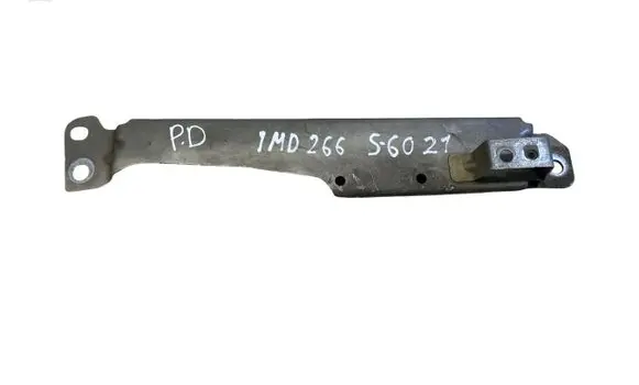 Volvo S60 Fender mounting bracket 31468234 B09CD
