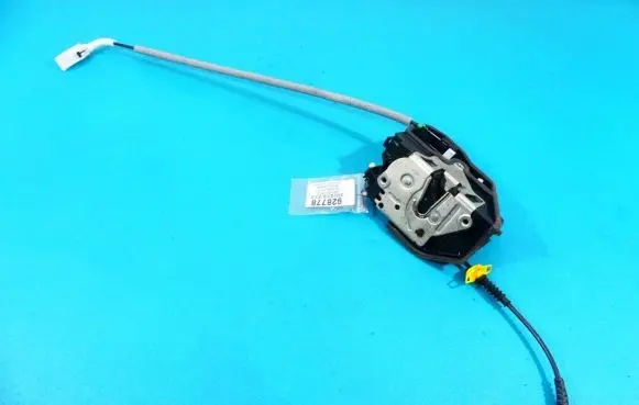 BMW X3 E83 Front door lock IMPRK928778