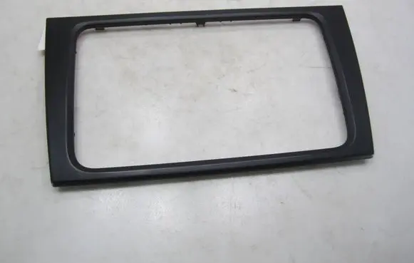Volkswagen Golf VI Radio/GPS head unit trim 5K0858063E