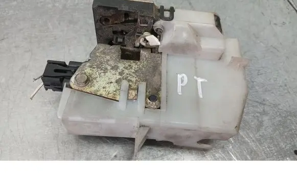 Renault Clio II Rear door lock 