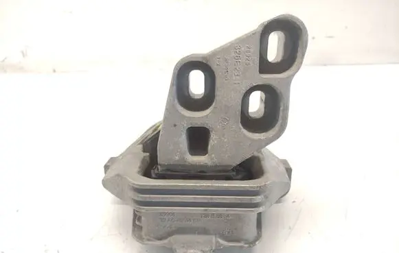 Mercedes-Benz B W246 W242 Engine mount bracket A2462400217 ZGS0061946 000713182