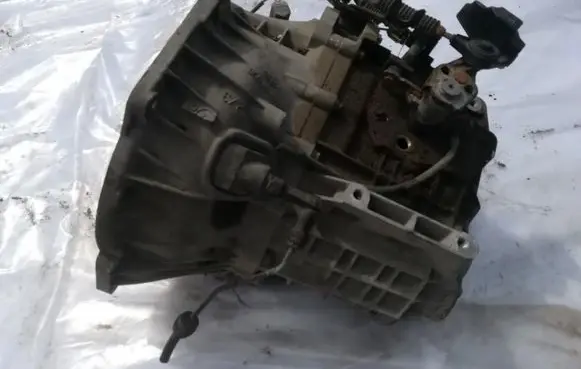 Manual 5 speed gearbox