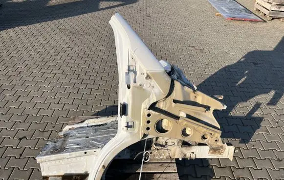 Mercedes-Benz Sprinter W906 Front quarter panel 