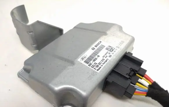 Ford Focus Current control relay BV6T14B526AB