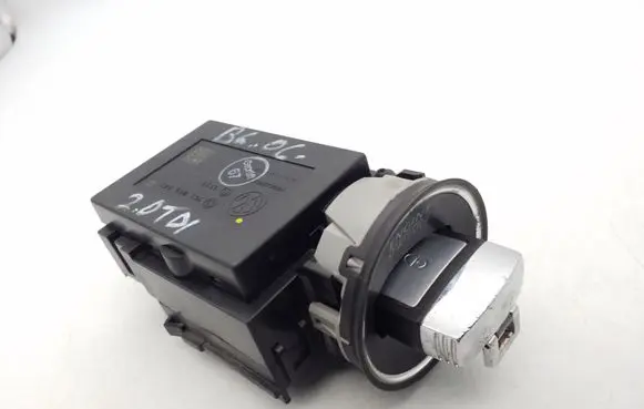 Volkswagen PASSAT CC Ignition lock 3C0905843Q 33303301