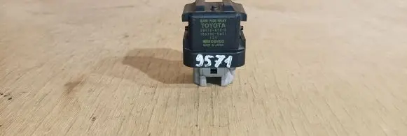 Glow plug pre-heat relay