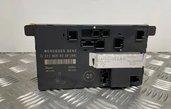Mercedes-Benz E W211 Door control unit/module 2118200326