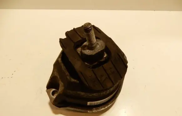 BMW 5 E60 E61 Engine mount bracket 6769874 56215