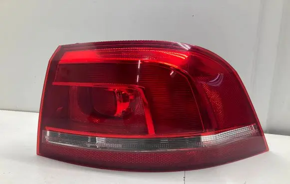 Volkswagen PASSAT B7 Rear/tail lights 3AF945096C