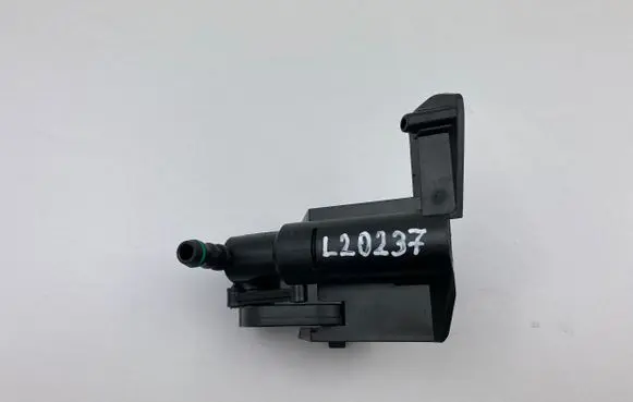 Toyota Corolla E140 E150 Headlight washer spray nozzle 30828