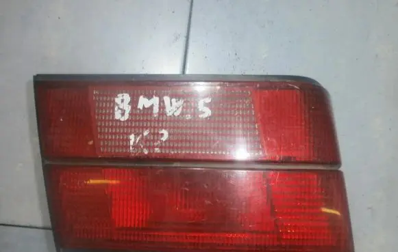 BMW 5 E34 Tailgate rear/tail lights 1384011