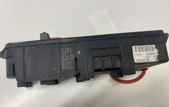 Opel Signum Fuse module 13144710 519067011