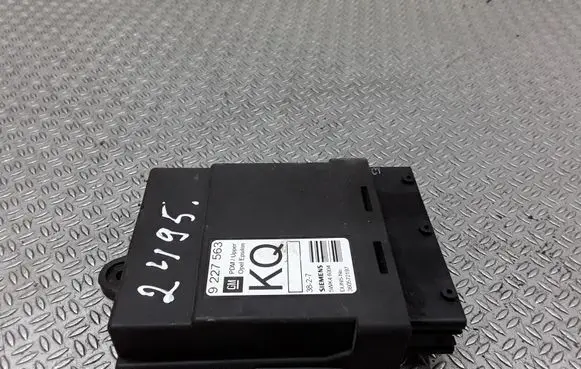 Opel Vectra C Door control unit/module 9227563