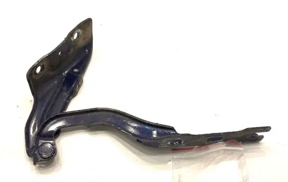 Skoda Fabia Mk3 (NJ) Engine bonnet/hood hinges 6V0823302