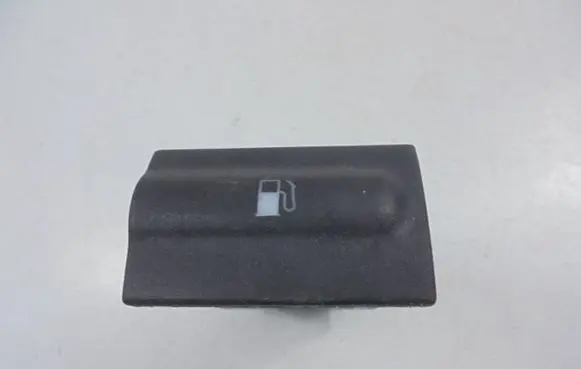 Skoda Octavia Mk1 (1U) Fuel tank opening switch 1U0959033C