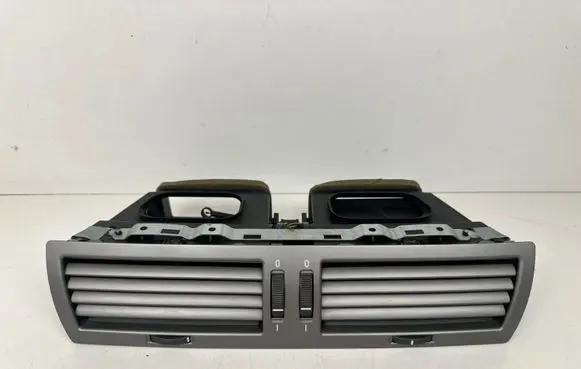 BMW 7 E65 E66 Dash center air vent grill 8223599