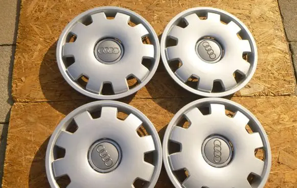 Audi A3 S3 8L R16 wheel hub/cap/trim 4B0601147D