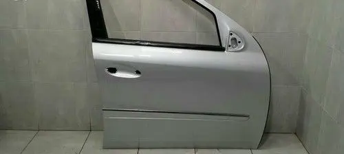 Mercedes-Benz ML W164 Front door A1647200205