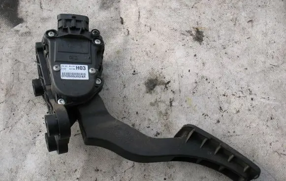 Skoda Fabia Mk1 (6Y) Brake pedal bracket assembly 32700