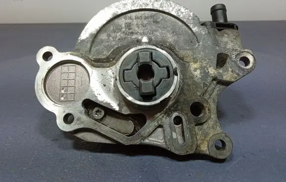 Seat Ibiza IV (6J,6P) Vacuum pump 03L145207