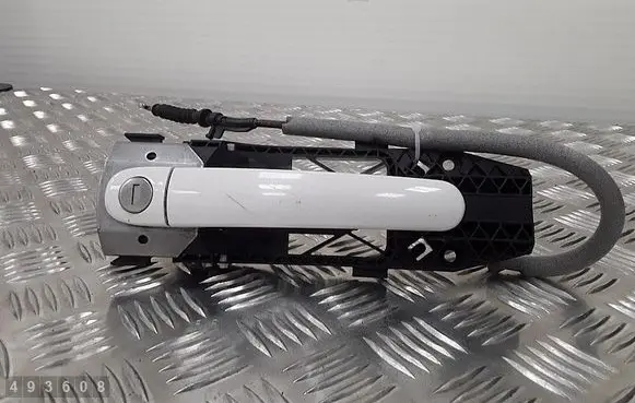 Skoda Yeti (5L) Front door exterior handle 5N0837017D