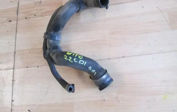 Mercedes-Benz Vito Viano W638 Engine coolant pipe/hose