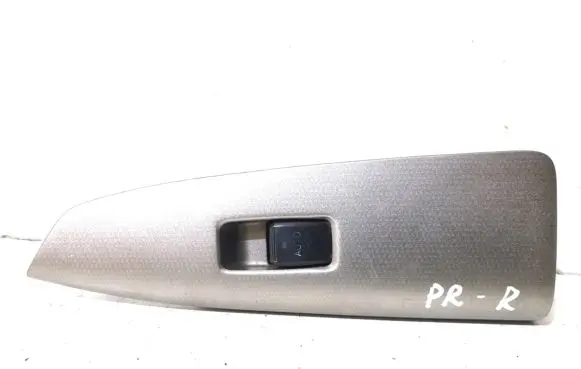Toyota Corolla Verso E121 Electric window control switch 8403013030