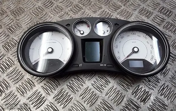 Speedometer (instrument cluster)