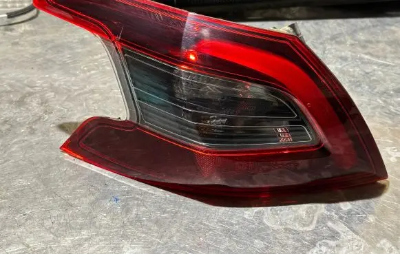 Peugeot 308 Rear/tail lights 9823728680