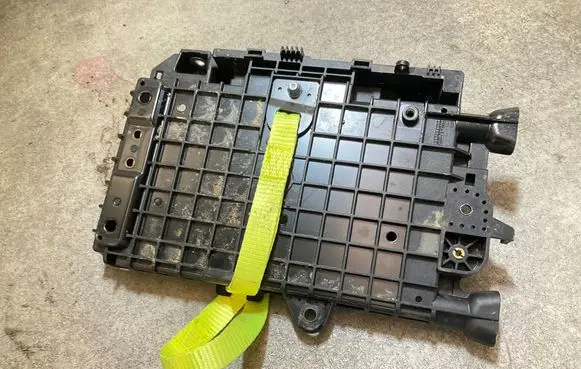Battery box tray