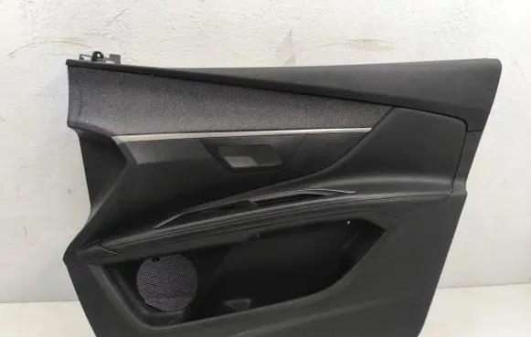 Peugeot 5008 II Front door card panel trim