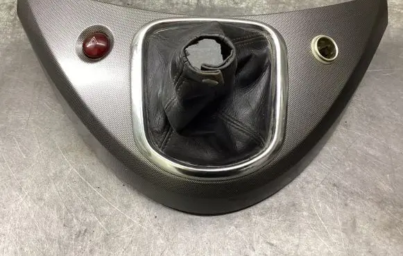 Mitsubishi Grandis Gear shifter surround trim plastic GN35100500