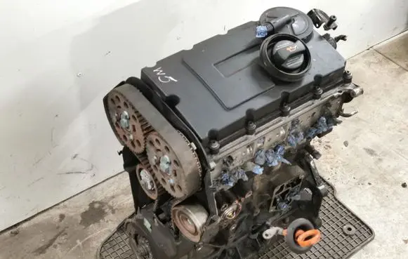 Volkswagen Touran I Engine BKD 389455 038021BP