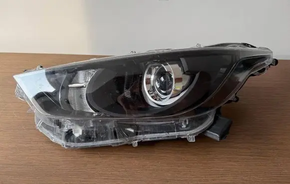 Toyota Yaris XP210 Headlight/headlamp EKK06