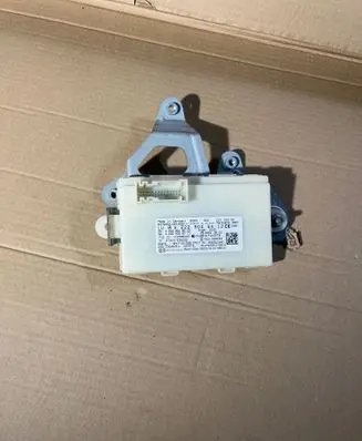 Mercedes-Benz C W205 Keyless (KESSY) go control unit/module A2229018202 2701A335033