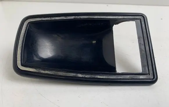Saab 900 CD Front door handle cover 8403529