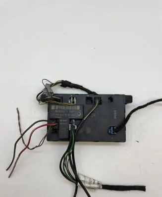 Mercedes-Benz C W203 Door control unit/module 2038201485