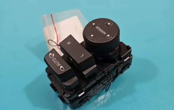 Hyundai i30 Electric window control switch 93530G3010 IMPRK1368831