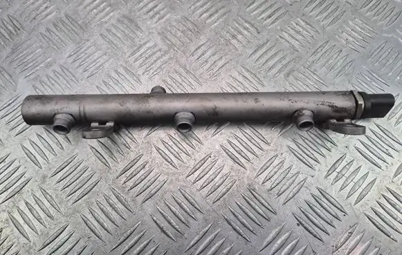 Mercedes-Benz CLS C219 Fuel main line pipe A6420702595 0833900225