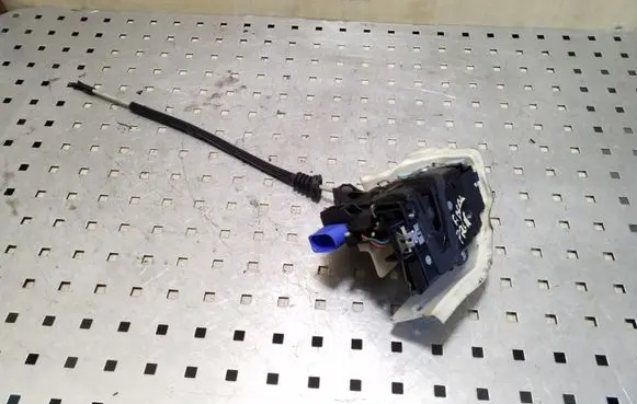 Volkswagen Phaeton Front door lock