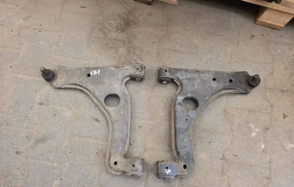 Opel Meriva B Front lower control arm/wishbone 
