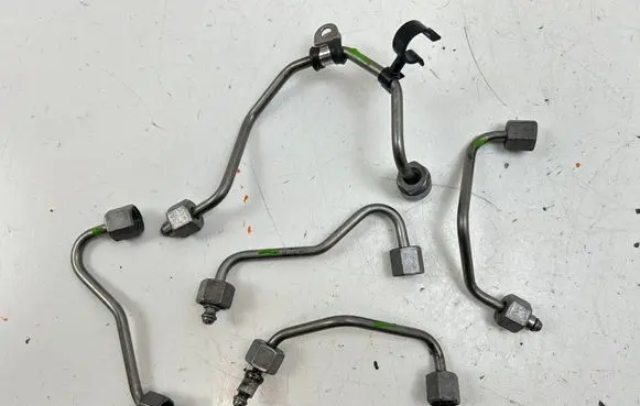 Mercedes-Benz GLC X253 C253 Fuel injector supply line/pipe 