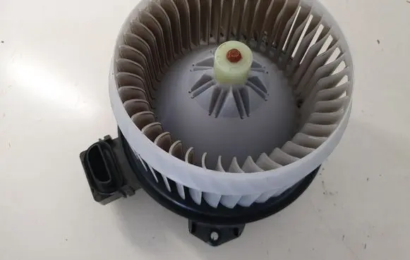 Toyota Urban Cruiser (XP110) Heater fan/blower 2727000540