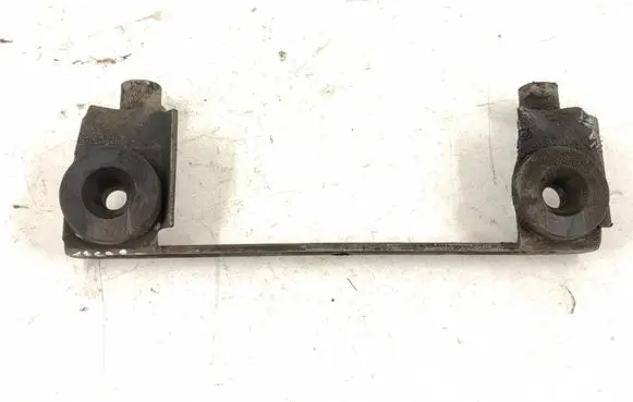 Mercedes-Benz GLK (X204) Air filter cleaner box bracket assembly A6510100040 6510100040
