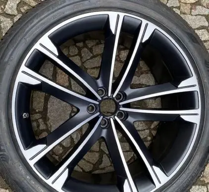 Audi Q8 R21 alloy rim 4M8071492