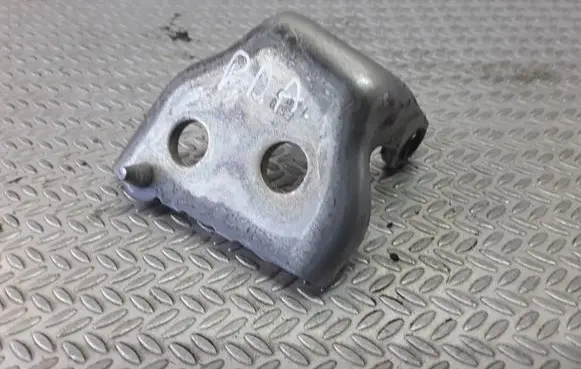 Citroen C5 Front door lower hinge 
