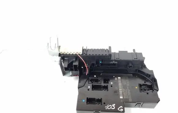 Mercedes-Benz E C207 W207 Fuse module A2129060105