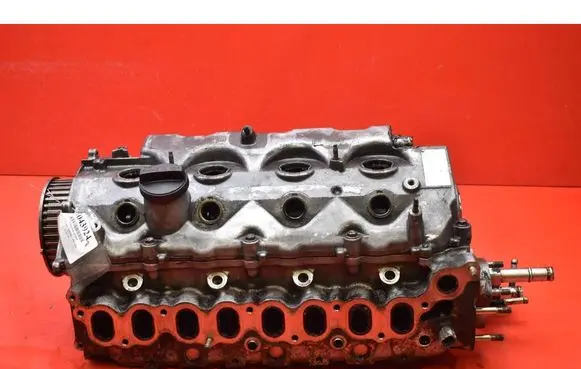 Volkswagen PASSAT B5.5 Engine head 