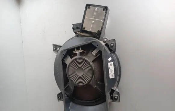 Audi A8 S8 D3 4E Subwoofer speaker 4E0035412D 373061002 280382002